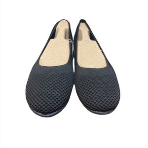 BRAND NEW CLEO’S SKETCHERS